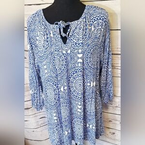 #1463 Lularoe paisley white & blue 3/4 sleeve swing top sz. Xl(18-20)